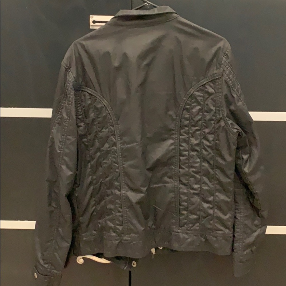 Jacket - Picture 2 of 4